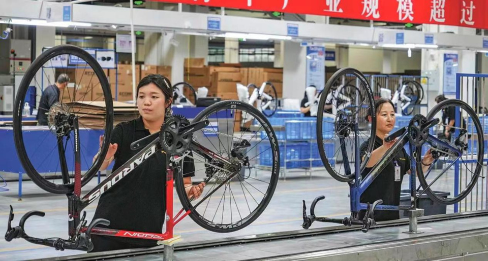 仅拥有两名